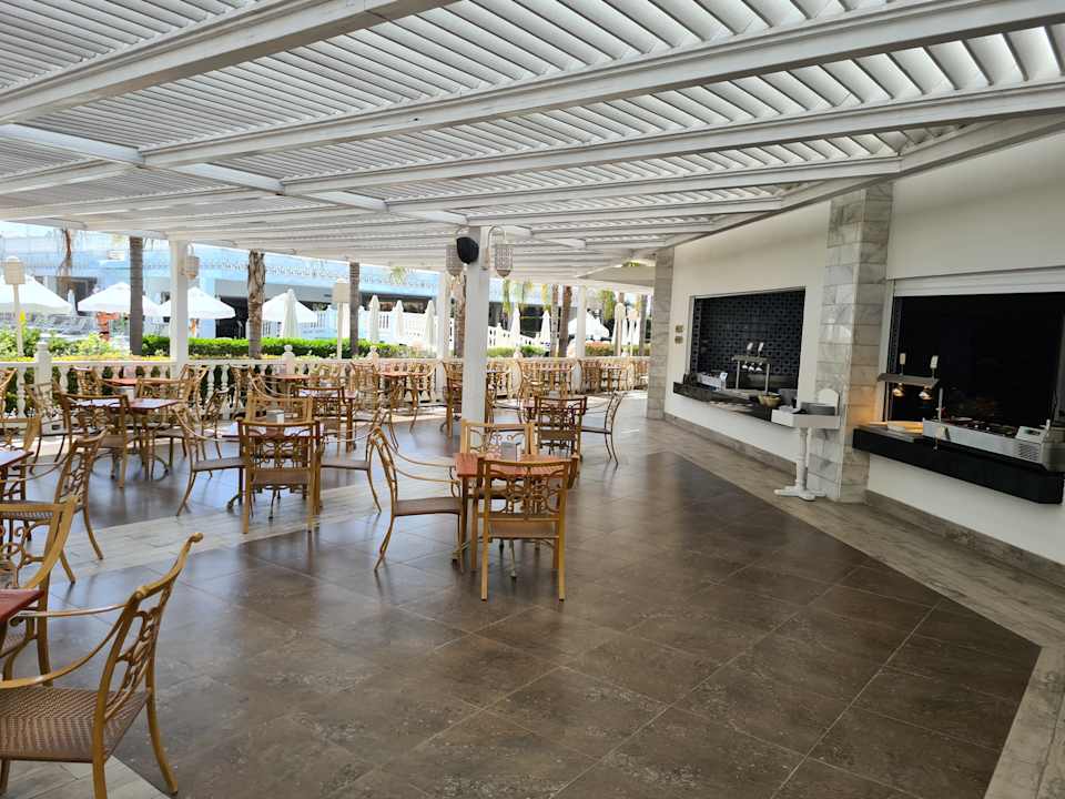 Gastro Royal Taj Mahal Hotel