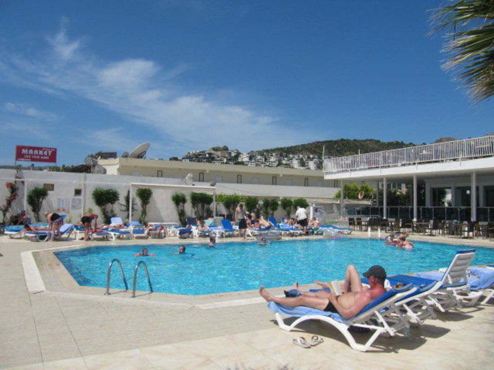 Basen Petunya Beach Resort