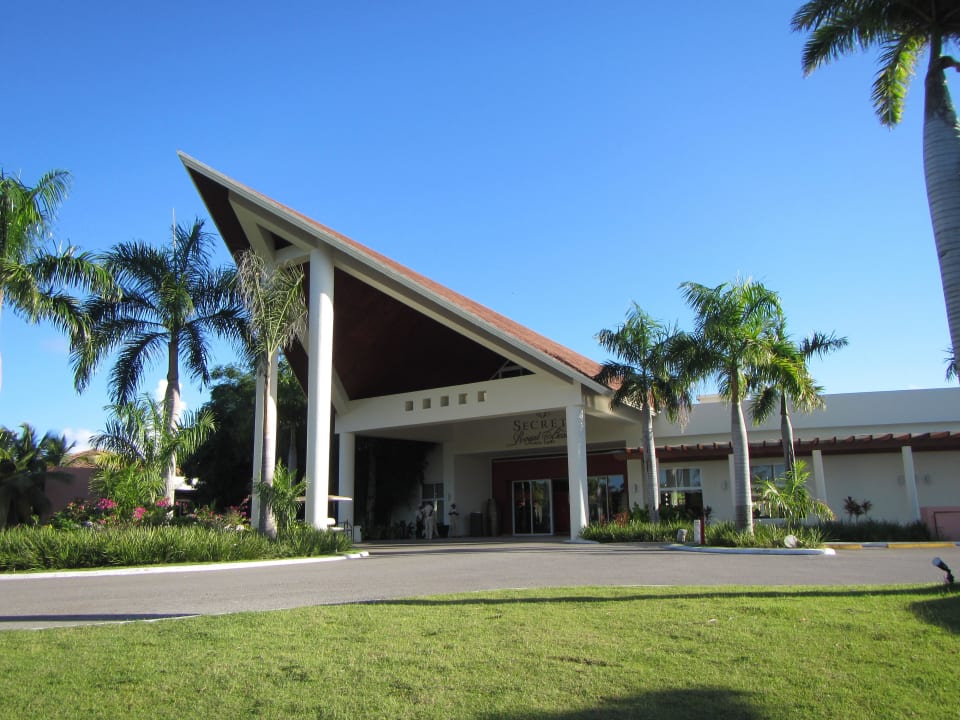 Secrets Royal Beach Eingang Secrets Royal Beach Punta Cana - Adults only