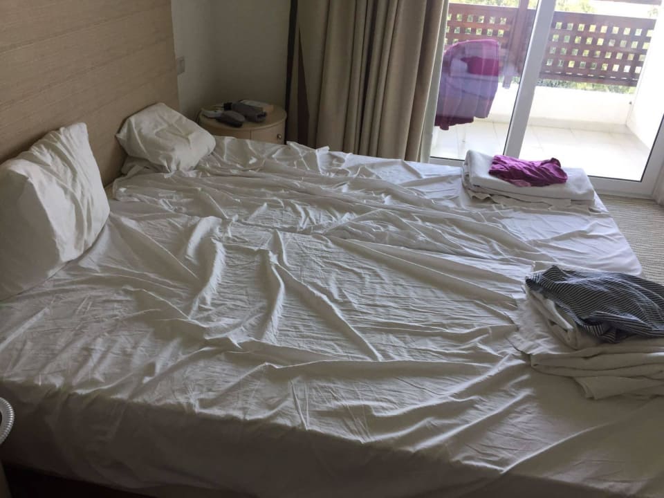 So sieht Zimmerservice aus Olympian Bay Grand Resort