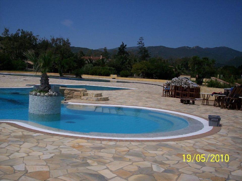 Der Pool, sehr schön Limone Beach Village