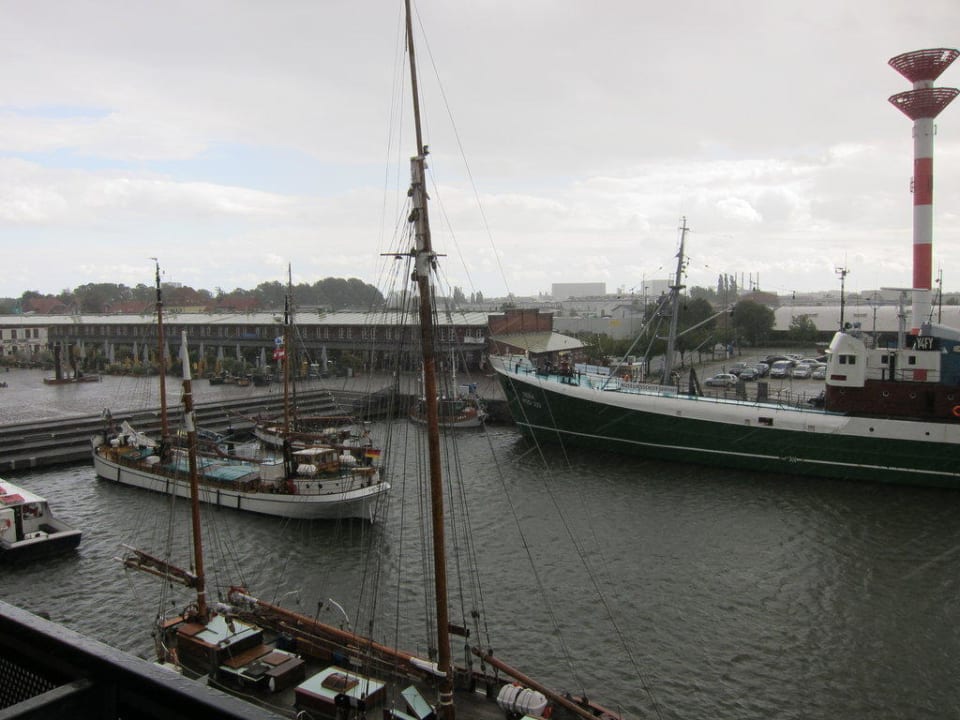 Ausblick auf den alten Fischereihafen Nordsee Hotel Fischereihafen