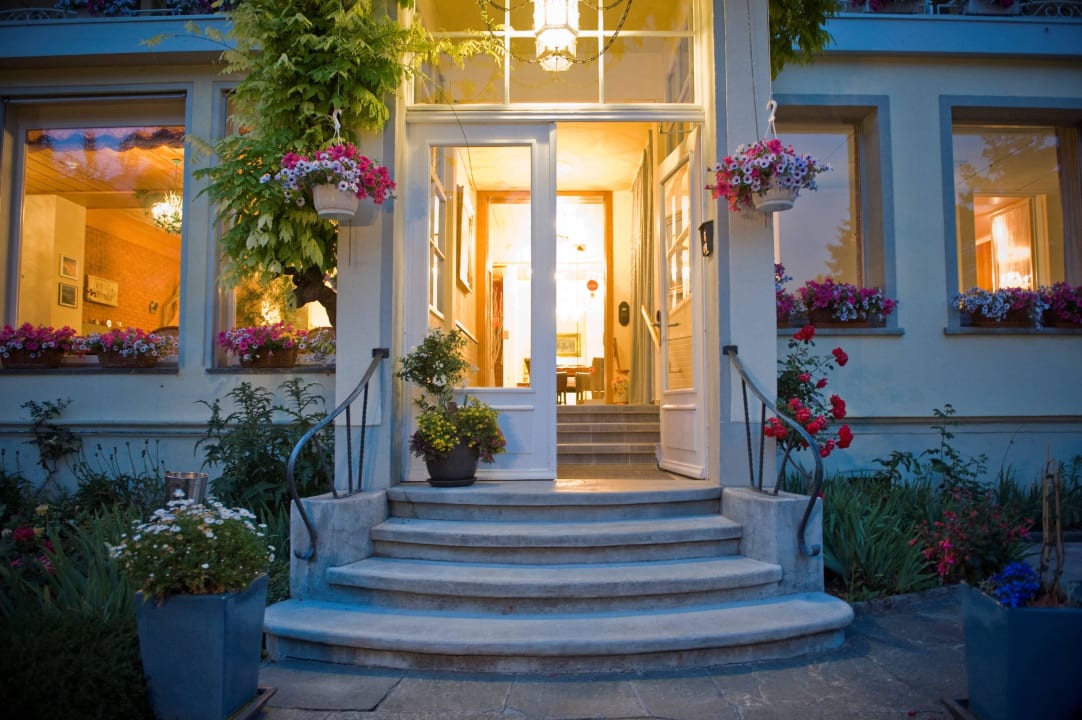 Eingang Hotel Wengener Hof