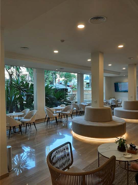 Lobby Valentin Reina Paguera