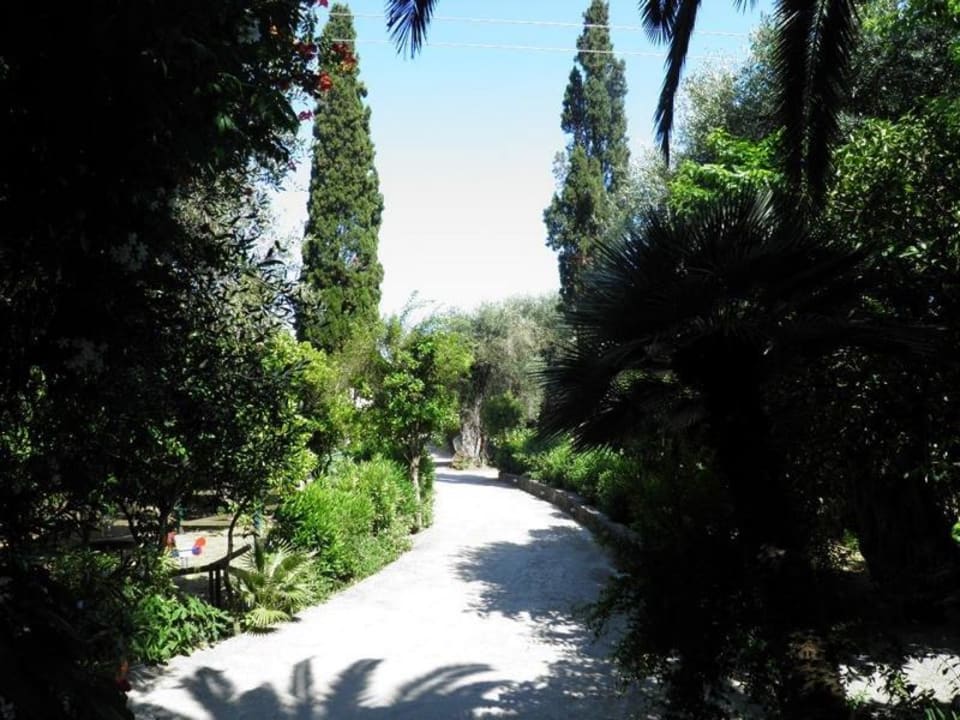 Garten Hotel Ipsos Beach