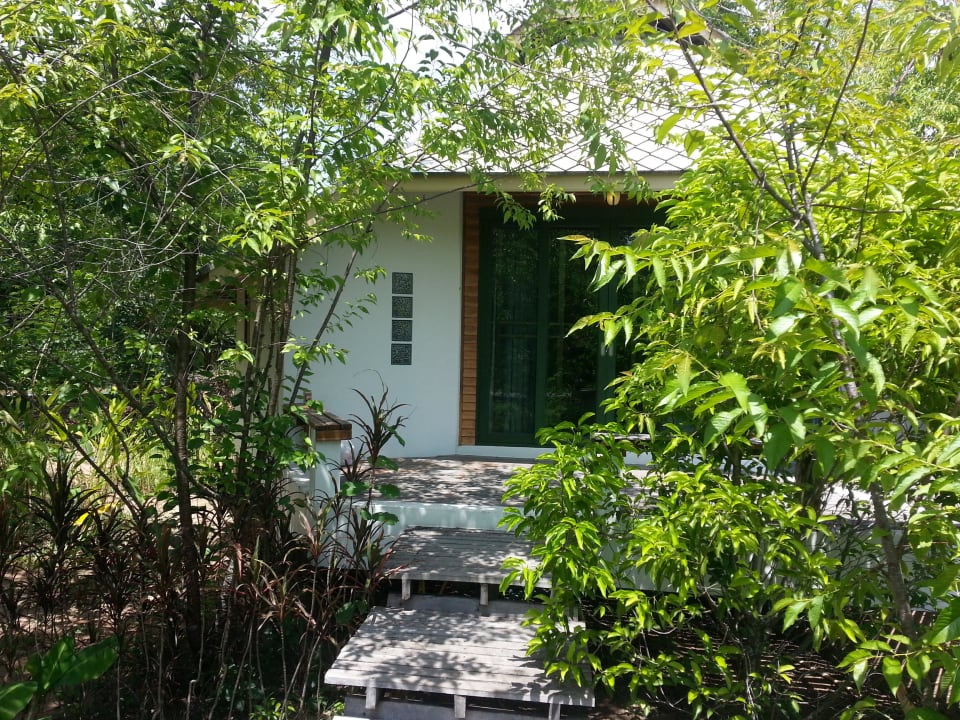 Eingang zum Bungalow Kuad Khon Thoe Pai Cottage