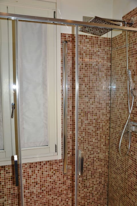Badezimmer: Dusche Hotel Moresco