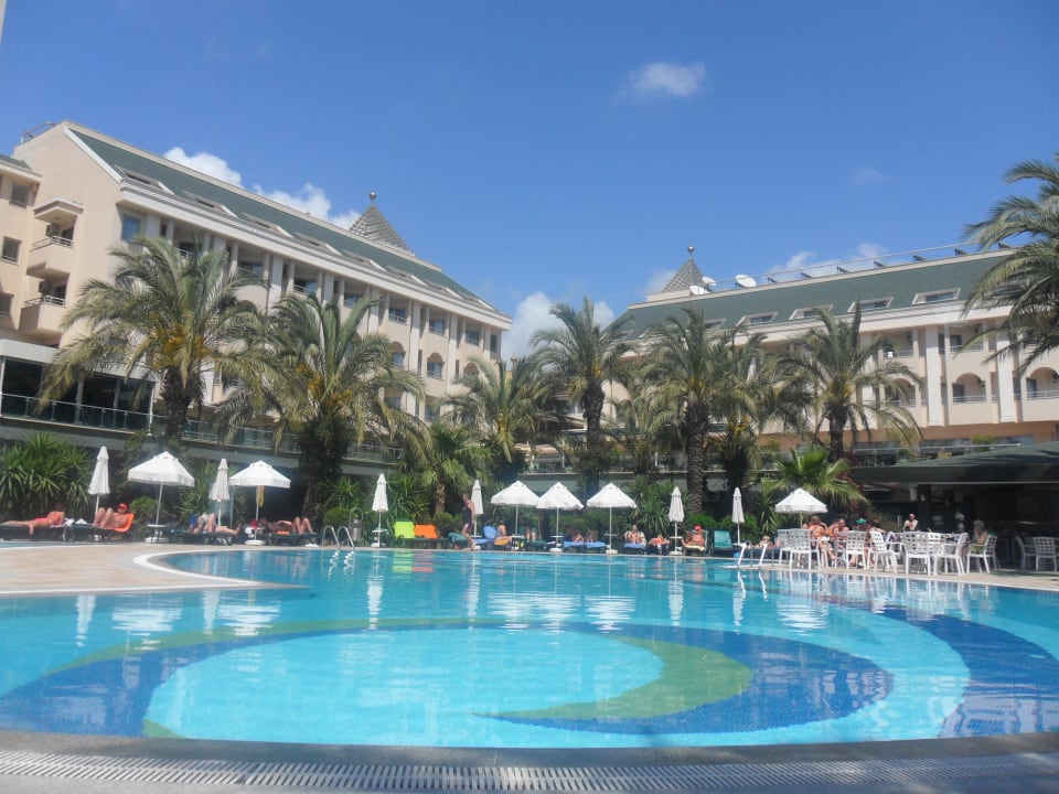 Am Pool relaxen Calimera Hane Garden