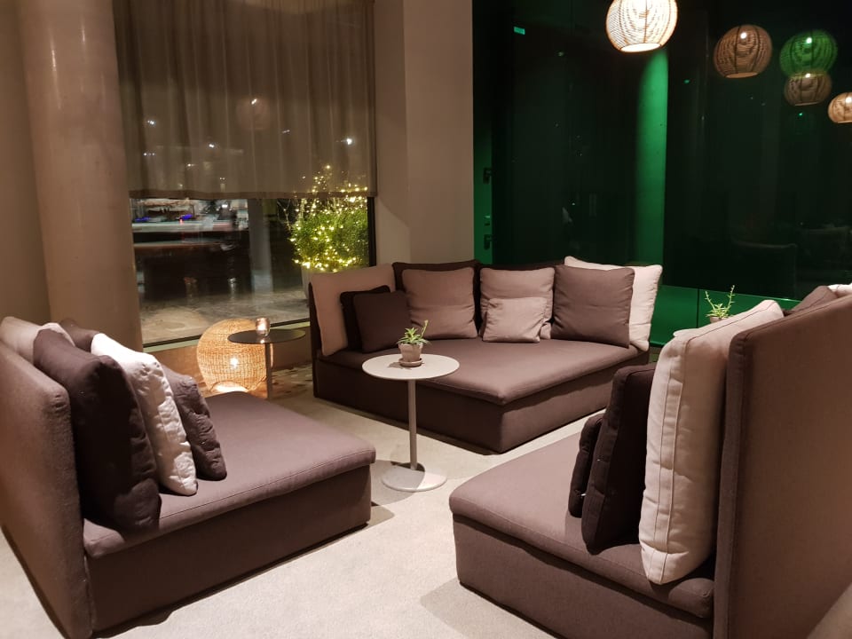 Lobby Zander K Hotel