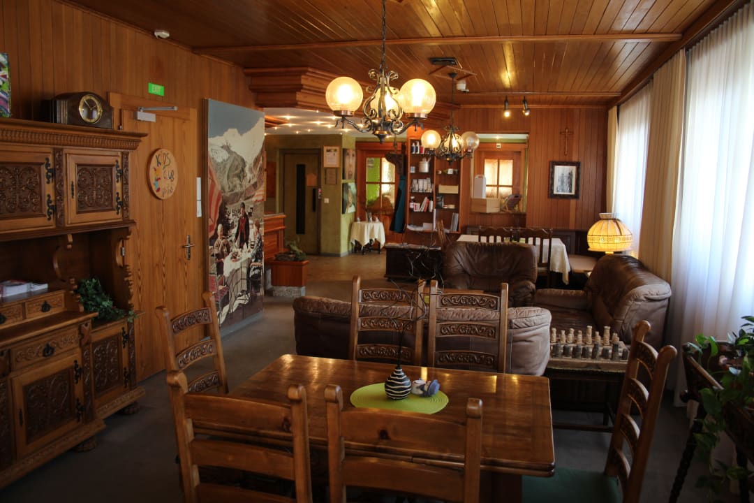 Salon Reinhold Supersaxo Swiss Family Hotel Alphubel Saas-Fee
