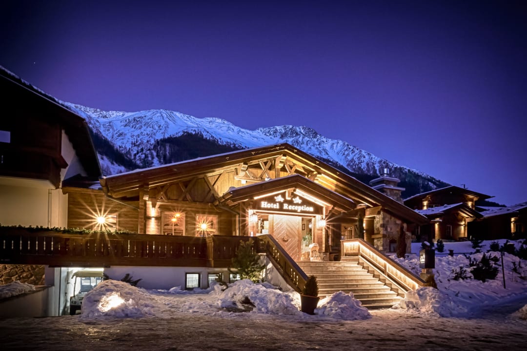 Außenansicht Hotel & Chalets Edelweiss