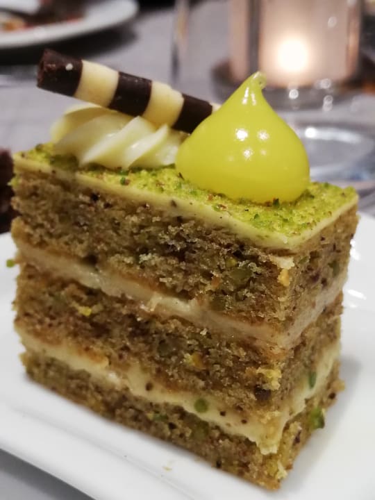 Gastro Acanthus Cennet Barut Collection