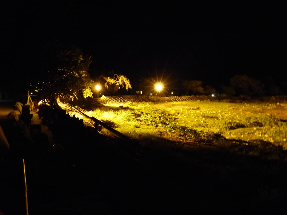 Das Loch bei Nacht Okaukuejo Camp