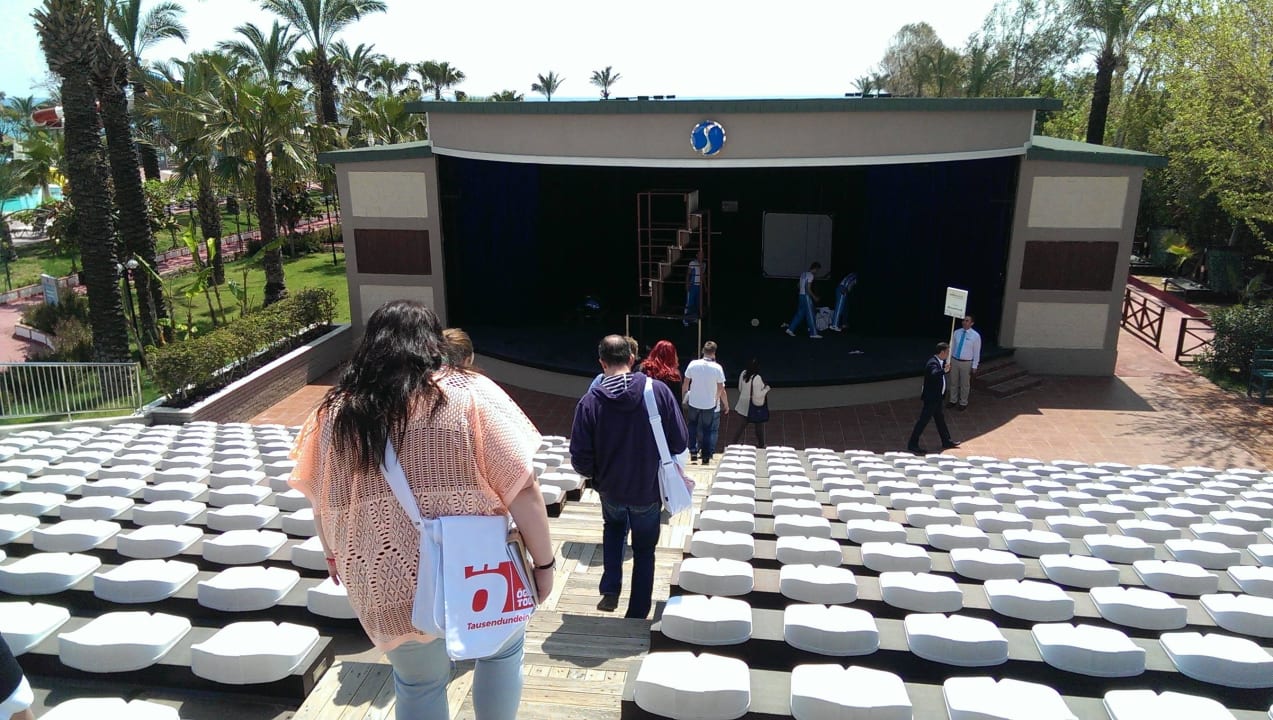 Freiluft-Theater Hotel Turan Prince