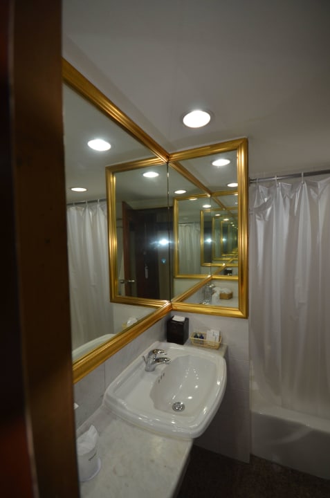 Badezimmer The Tawana Bangkok