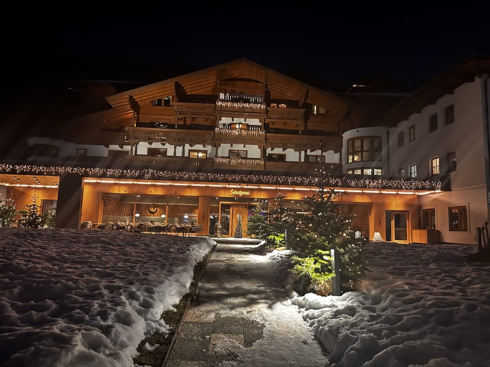 Außenansicht Hotel Tauernhof