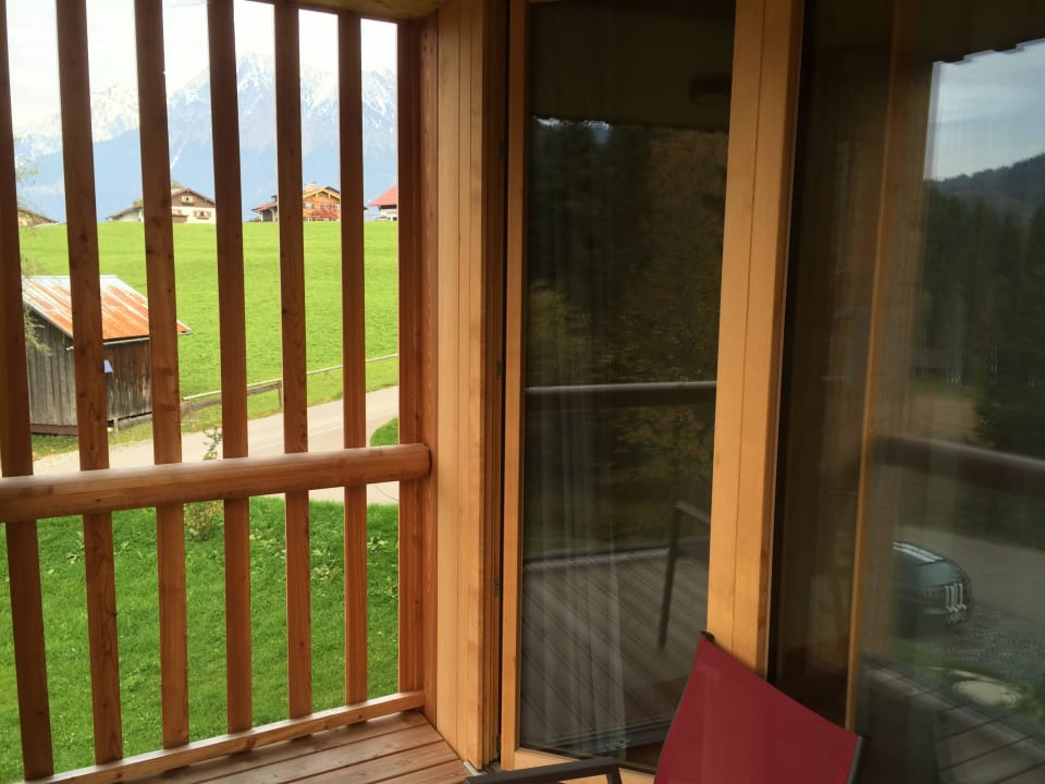Großer Balkon mit Sichtschutz Hotel Oberstdorf