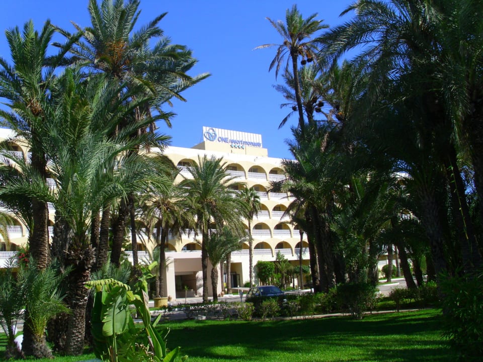 Blick im Rücken Richtung Rutschen Calimera One Resort Jockey