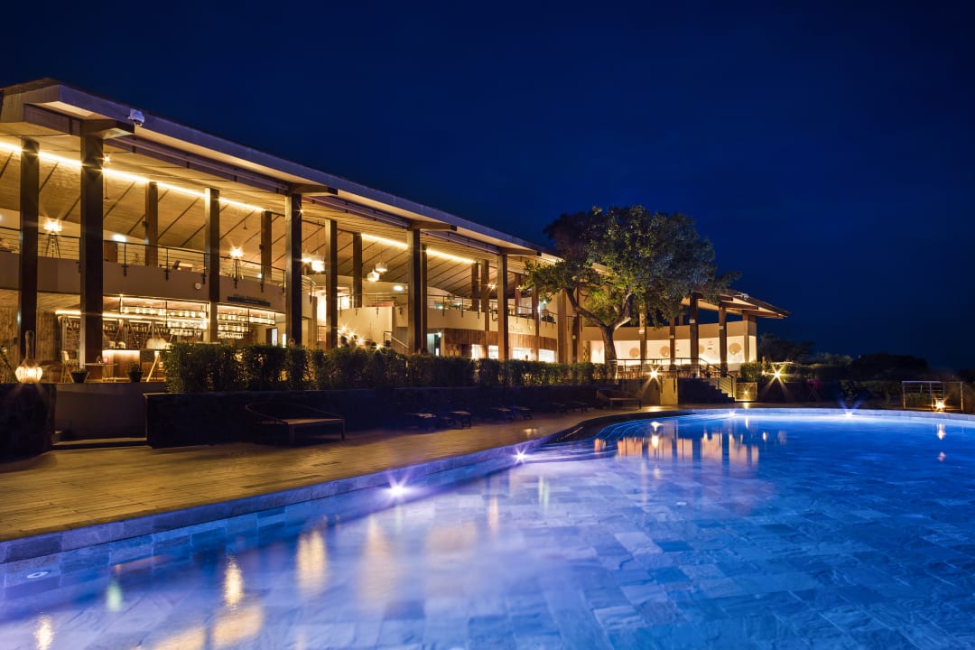 Pool Melia Serengeti Lodge