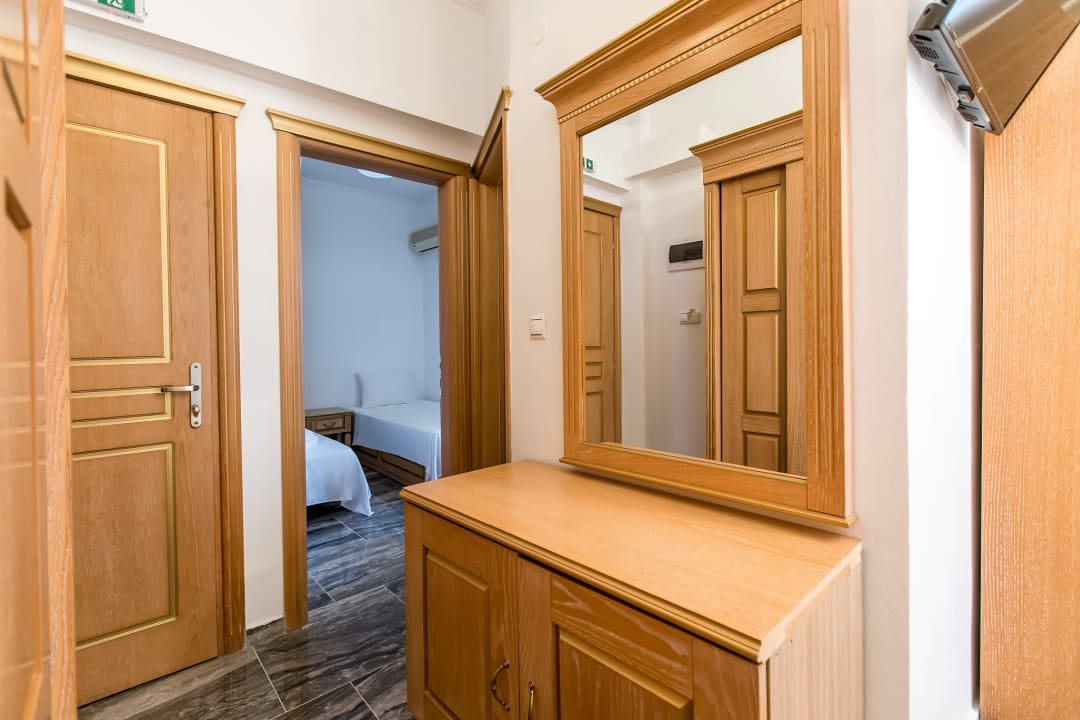 Zimmer Greek Pride Seafront Hotel