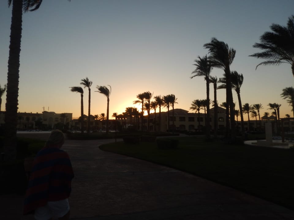 Sonnenuntergang ü. Hotel Cleopatra Luxury Resort Makadi Bay