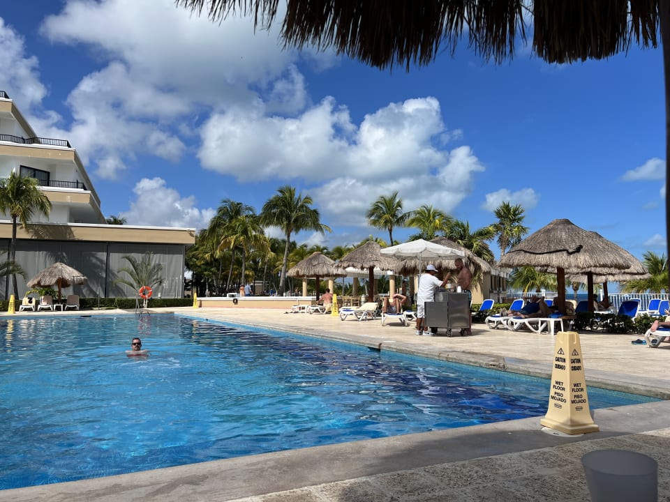 Pool Hotel Riu Caribe