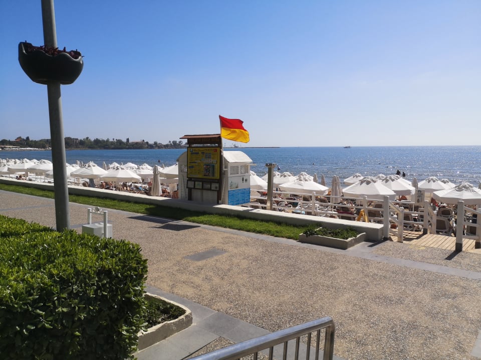 Strand Side Star Beach