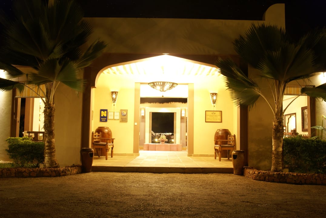 Eingang zur Lobby Neptune Pwani Beach Resort & Spa