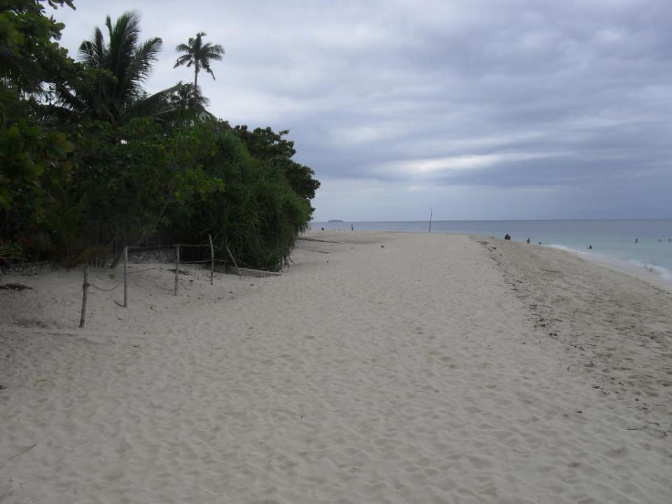 Strand vor dem Garten des Ravenala Resorts Ravenala Beach Resort