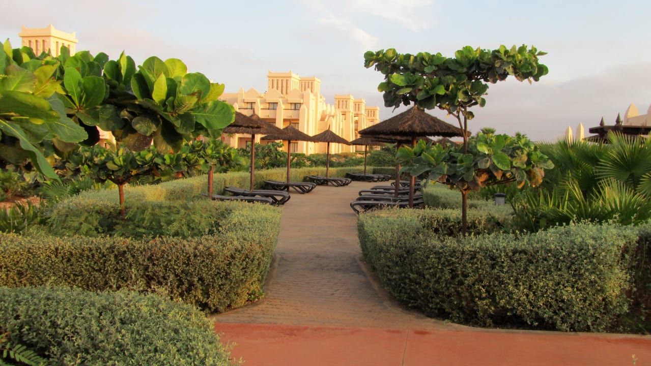 Liegenbereich des Adults-Pools Hotel Riu Touareg