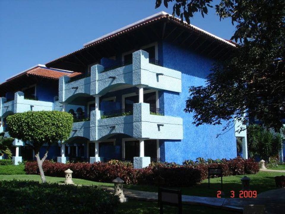 Die Häuser mit den Zimmerm Iberostar Waves Paraiso Beach