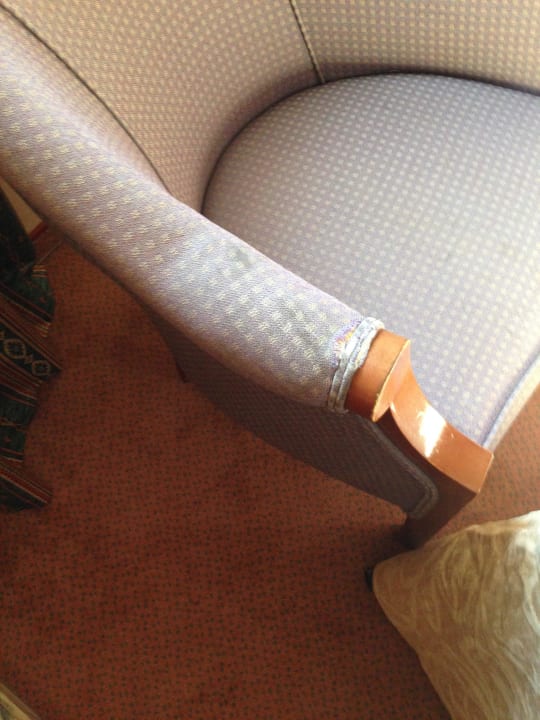 Abgewetzte Sessel Hotel Millenium Paris Charles de Gaulle