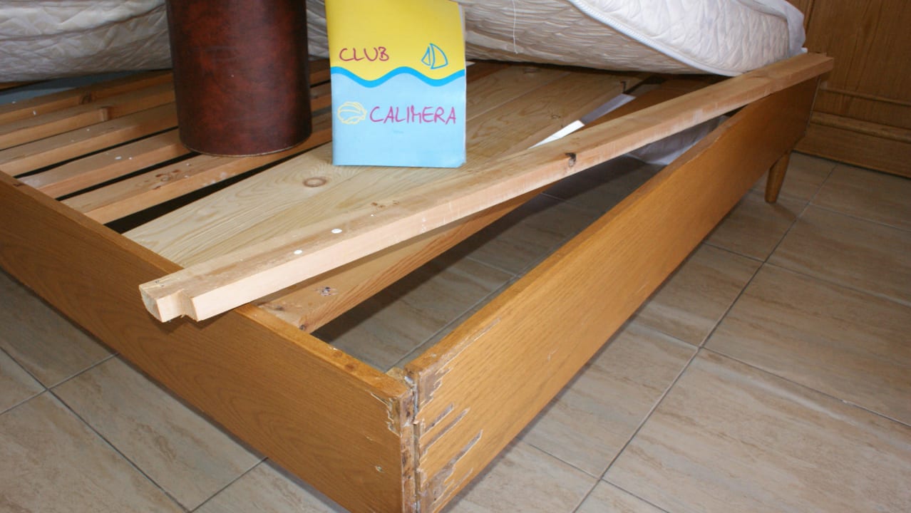 Aus paar Bretten zusammengewerkelt  Golden Beach Resort