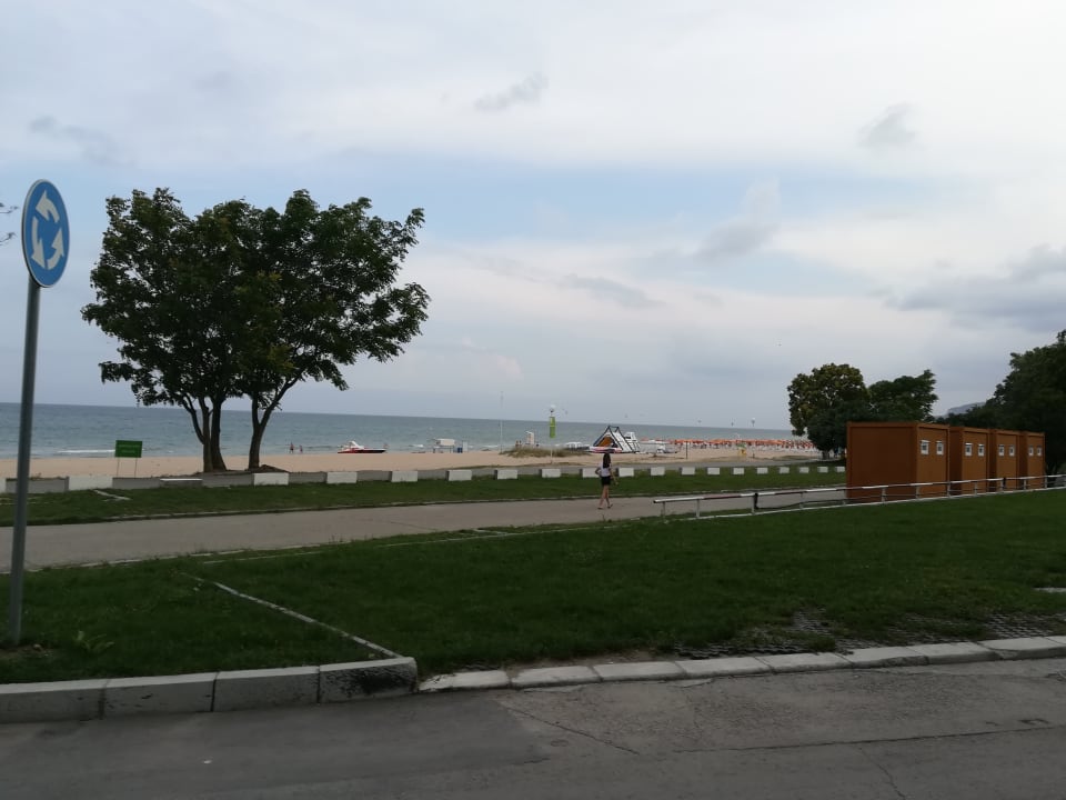 Strand Hotel Sandy Beach