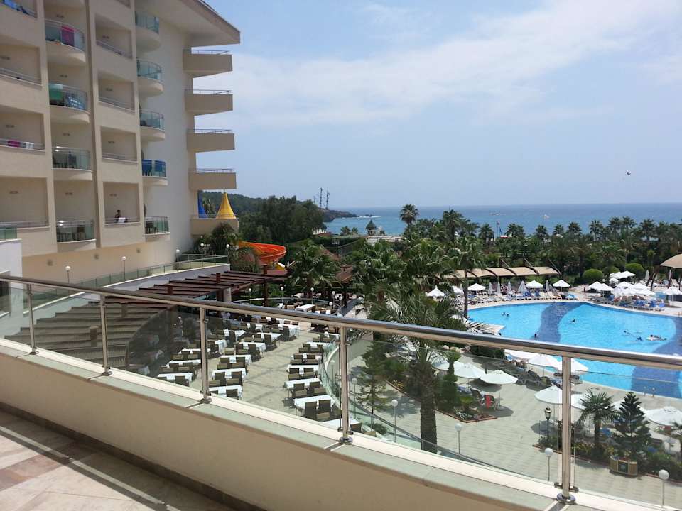 Výhled z terasy Saphir Resort & Spa