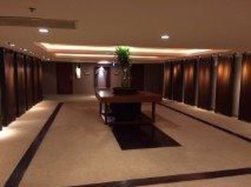 Grosszügige Gänge Swissotel Resort Phuket Patong Beach