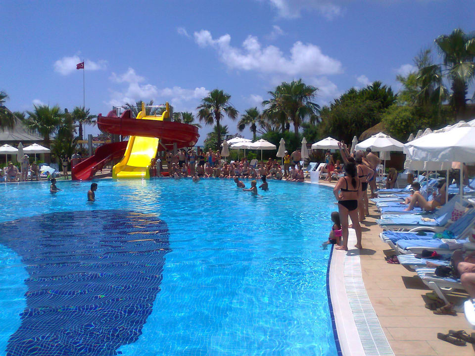 Ein Teil von der Poollandschaft Palmeras Beach Hotel