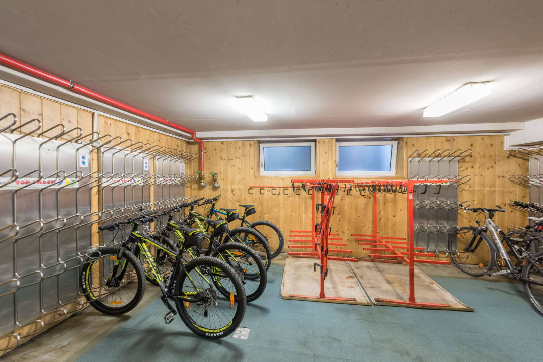 SKI- & BIKE Room Hotel Germania Gastein