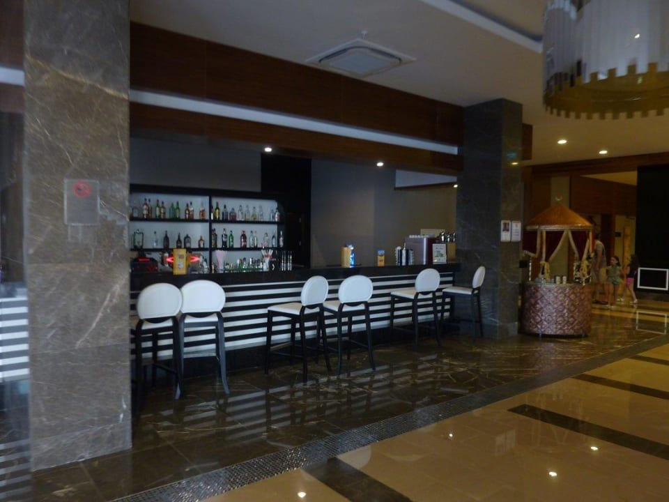 Hotelbar unten Port Nature Luxury Resort & Spa