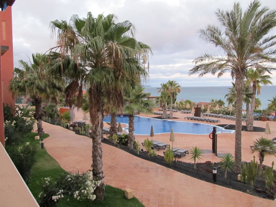 Sicht vom Zimmer auf Pool und Strand H10 Tindaya