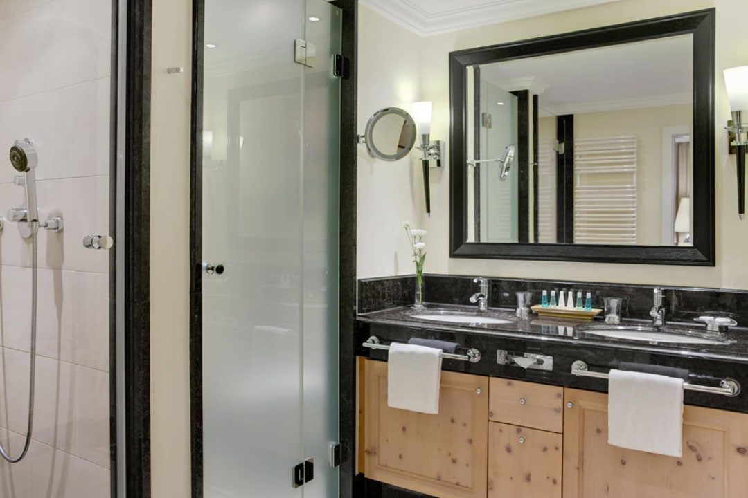 Badezimmer - Junior Suite Steigenberger Icon Grandhotel Belvédère