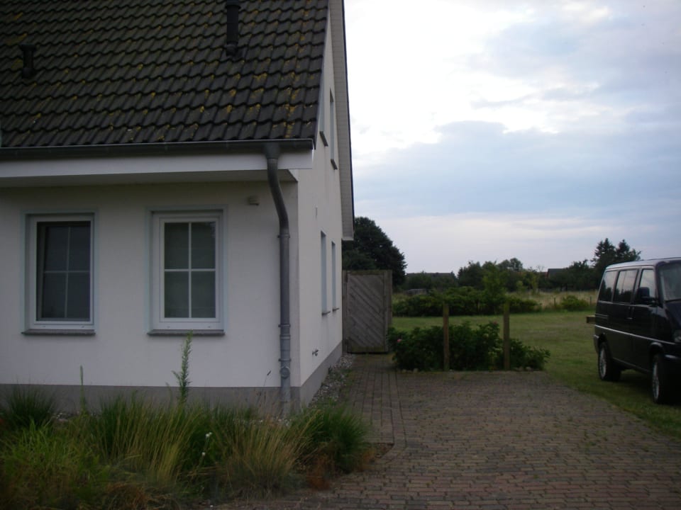 Parkmöglichkeit mit Blick auf den Garten Ferienhaus Am Jungfernberg