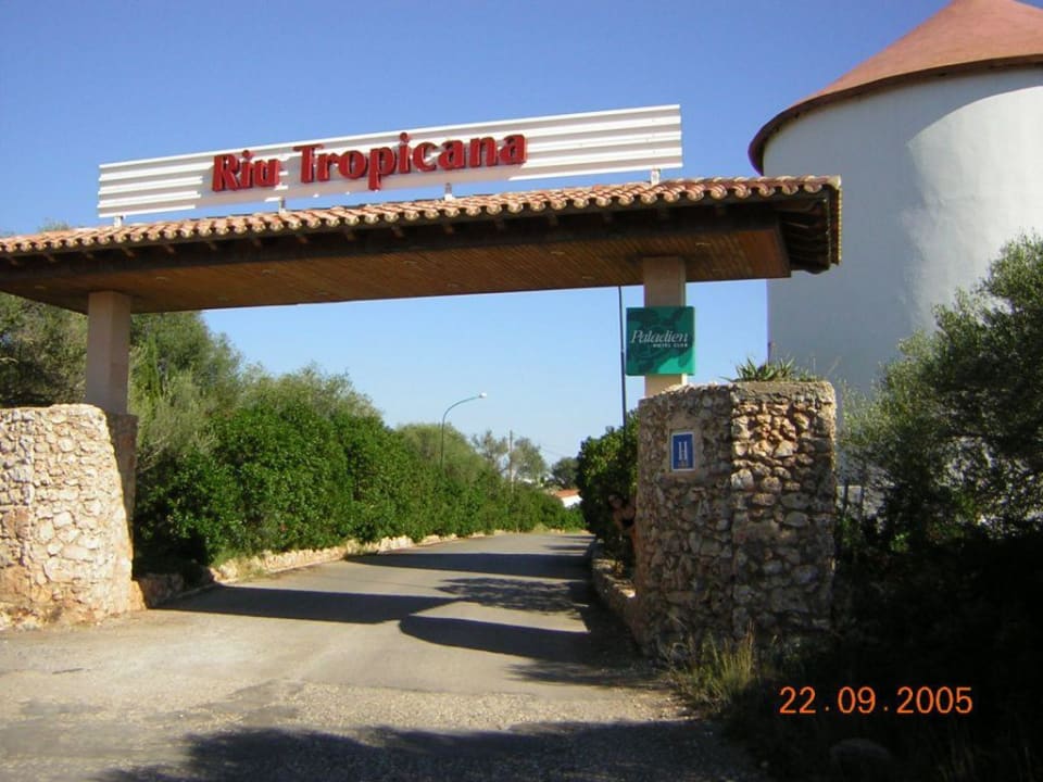 Tor zum Club Iberostar Waves Cala Domingos