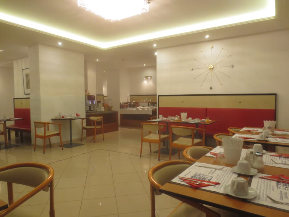 Gastro Carlton Opera Hotel