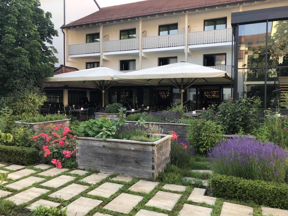 Gartenanlage Hotel Sonnengut