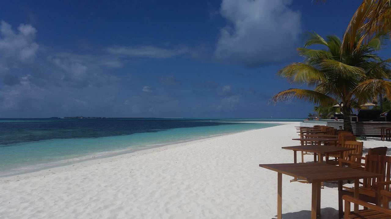 Strand spazieren  Kuredu Island Resort & Spa