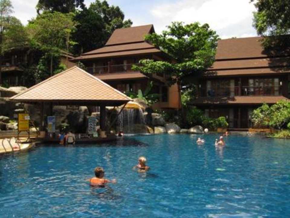Pool Nr.1 mit Poolbar Khao Lak Merlin Resort