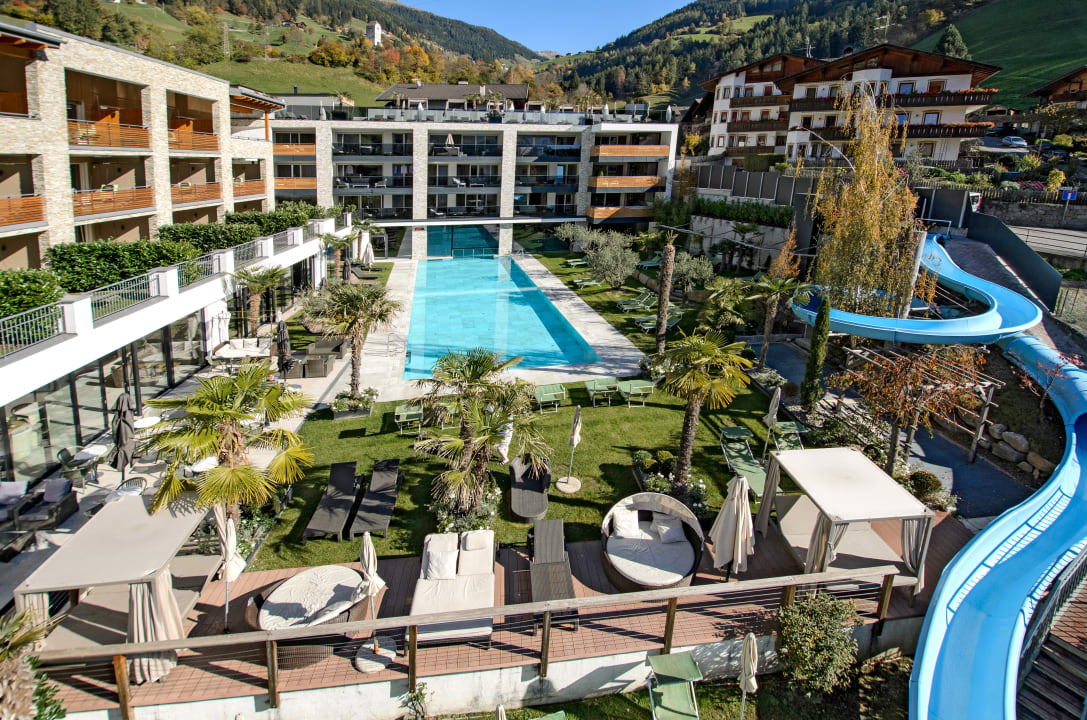 Außenansicht STROBLHOF Active Family SPA Resort