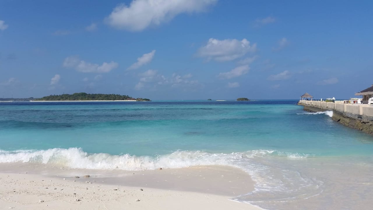 Strand Nähe Bootsanlegersteg Adaaran Select Hudhuran Fushi - Premium All Inclusive