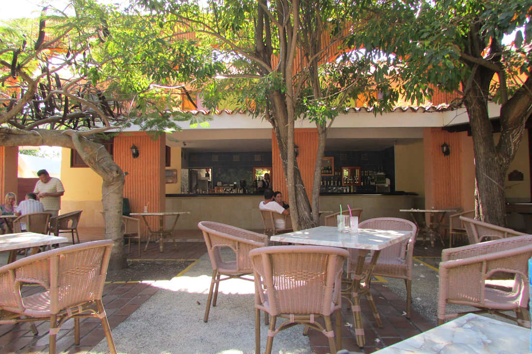 Bar am Pool  Hotel Roc Barlovento